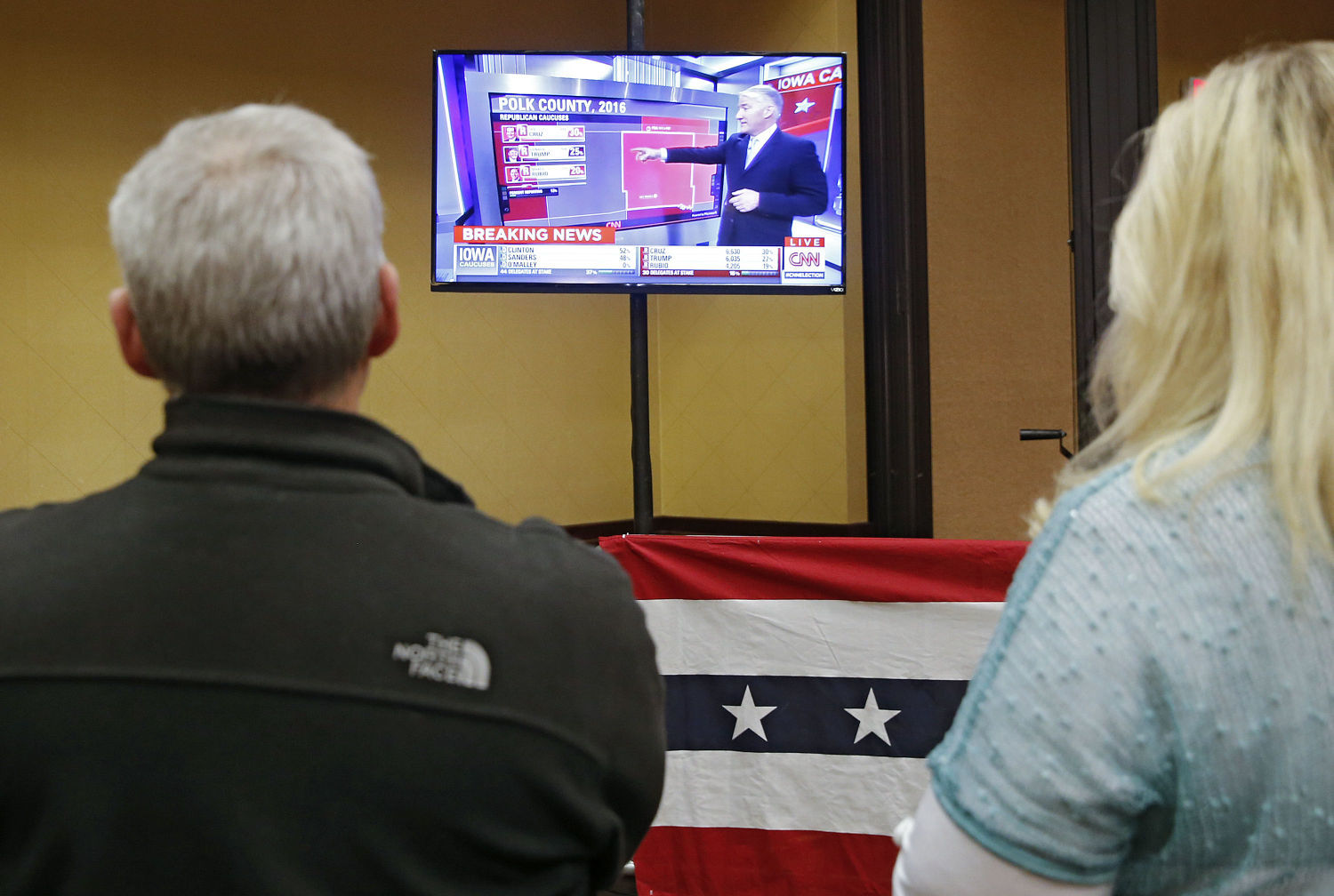 CAUCUS NIGHT - DES MOINES